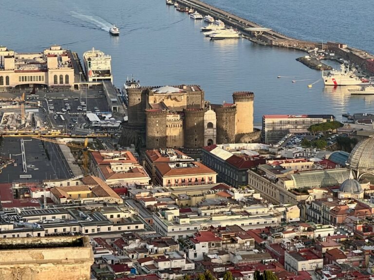 Castel Nuovo, Nápoles