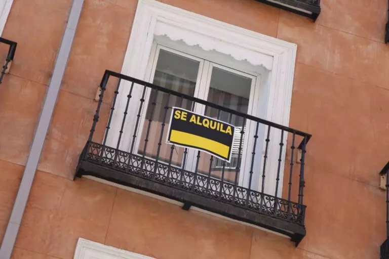 Se alquila